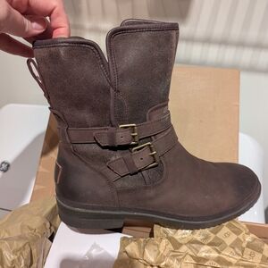 UGG Simmons Waterproof Leather Boot